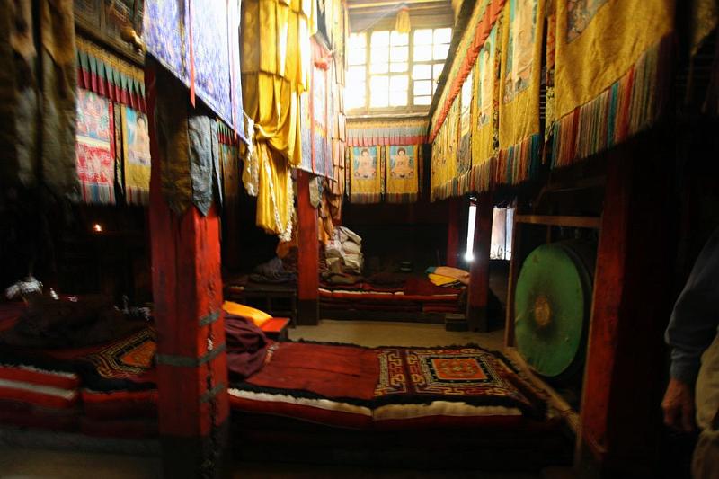 094 Inside the Gyantse Hermitage.jpg